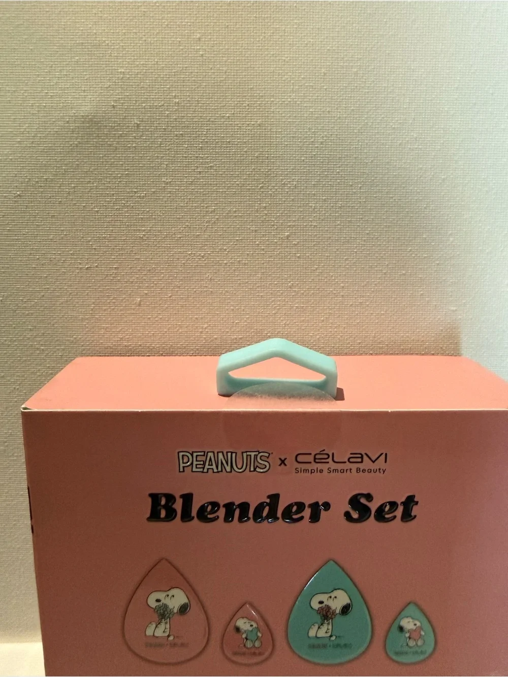 Peanuts x Célavi Pink & White Makeup Blender Sponge Set - Picture 3 of 5